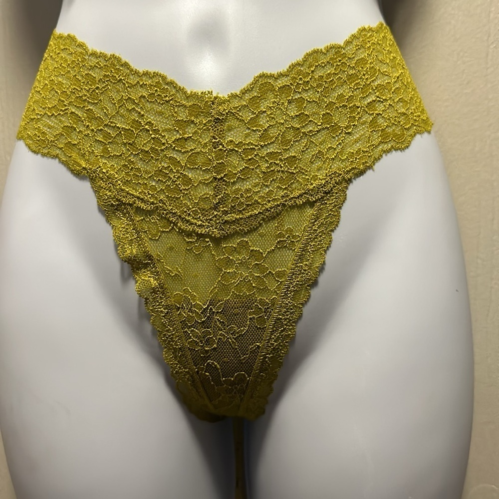 โจ๐NWT Victoria's Secret Lace Thong Panty S/P - Chartreuse Green โจ๐ - Picture 5 of 16